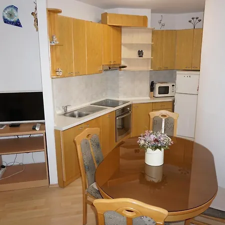 Appartement Spacious Elek, City